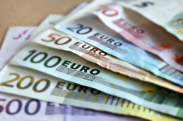 Banconote da 200, 100, 50, 20, 10 euro.