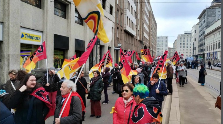 Sciopero nazionale dell'8 marzo e le sindacaliste partecipano in corteo femminista a Milano.