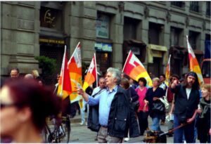 Piergiorgio Tiboni marcia in manifestazione sindacalista.