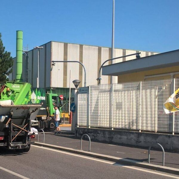 Consegnate oltre 800 firme di lavoratori ad AMSA