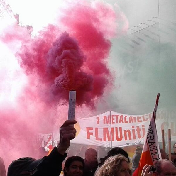 Meccanici: ai lavoratori pochi soldi e meno diritti