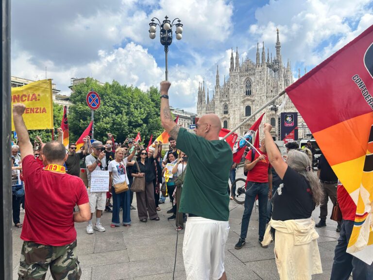 Grande partecipazione al corteo contro i licenziamenti a Milano
