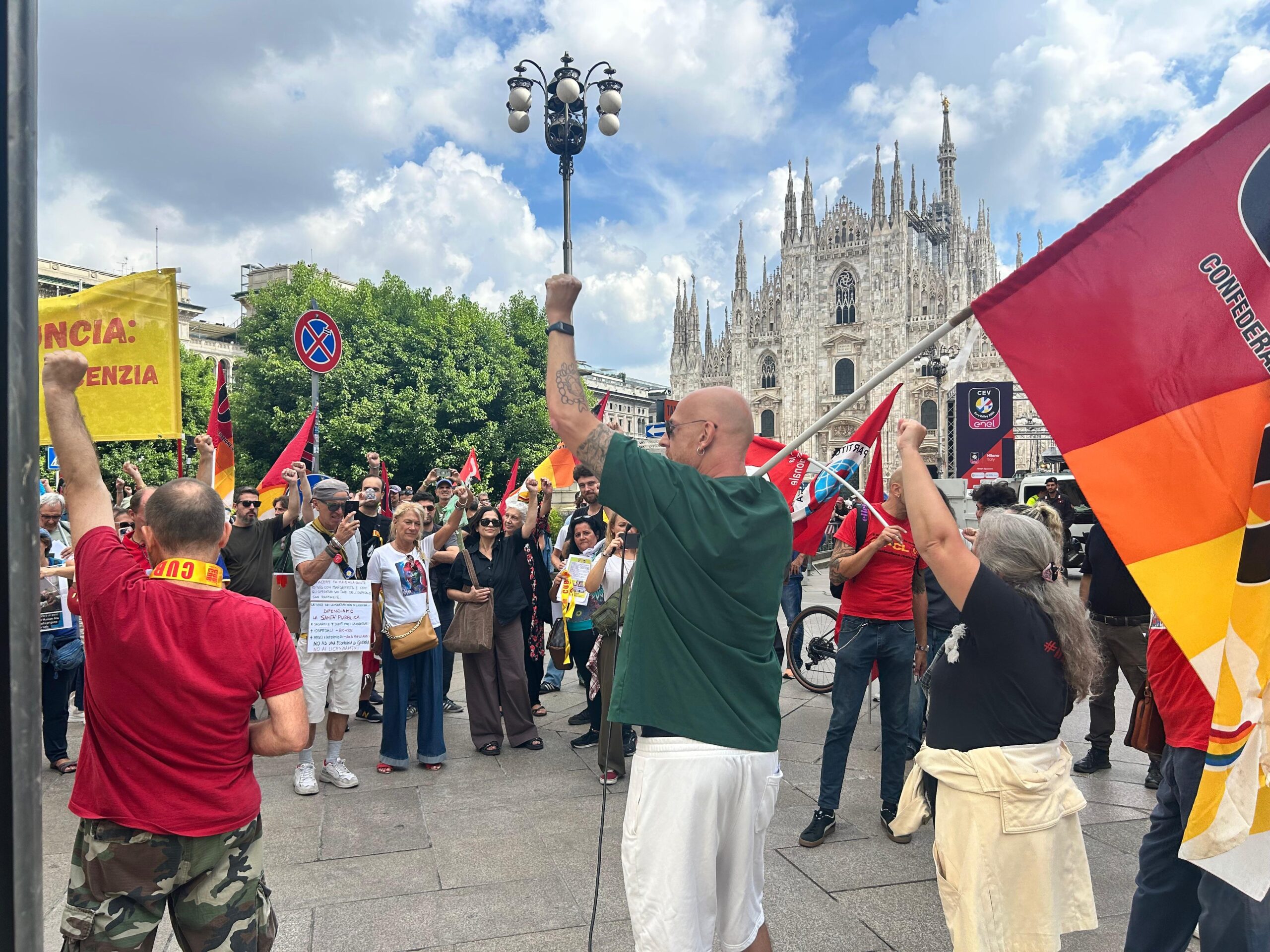 Scopri di più sull'articolo Grande partecipazione al corteo contro i licenziamenti a Milano